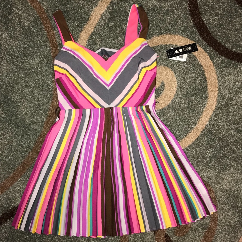 Dress - Picture 2 of 2